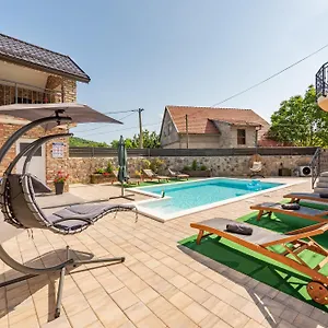 Apartmán Toni, Gračac